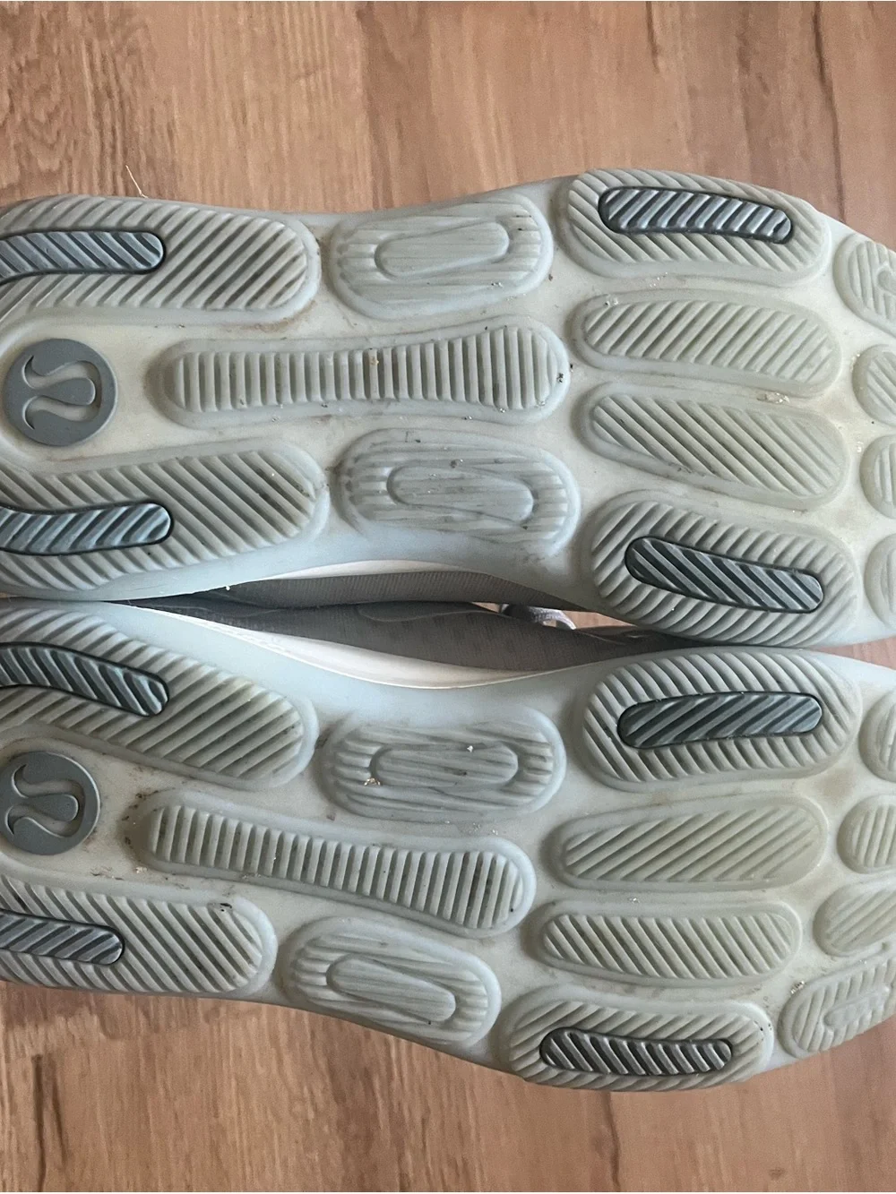 Lululemon Women's Strongfeel shoe